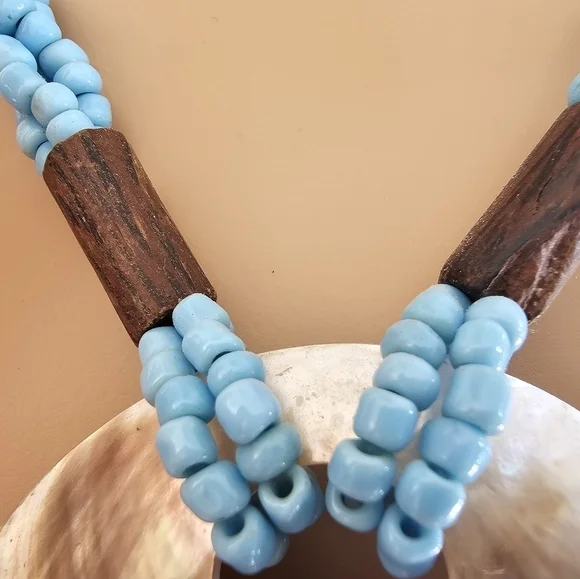 Clamshell Necklace - Picture 5 of 6